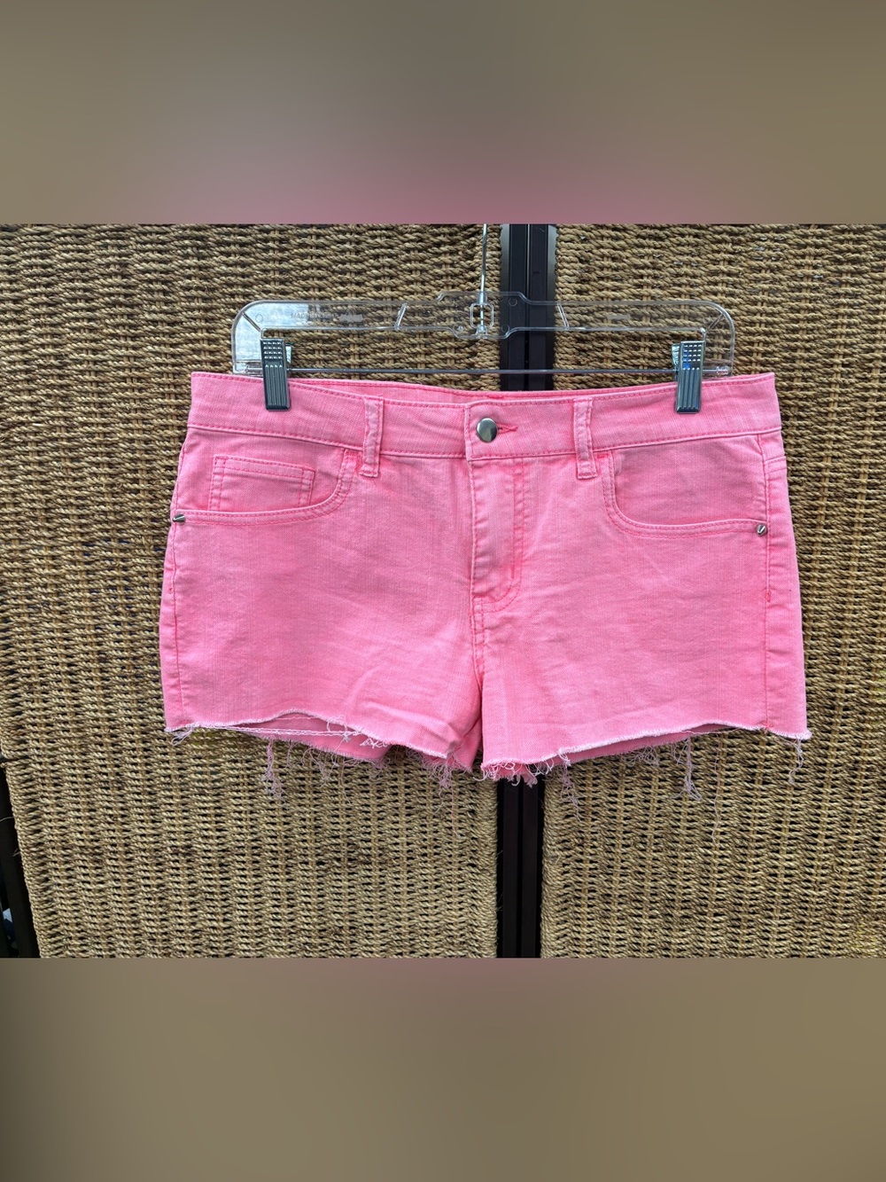 Forever 21 Neon Pink Frayed Hem Denim Shorts – Women’s Size 29